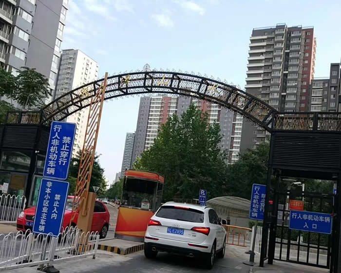 石景山玉泉路附近街道及周邊小區(qū)清洗熱水器